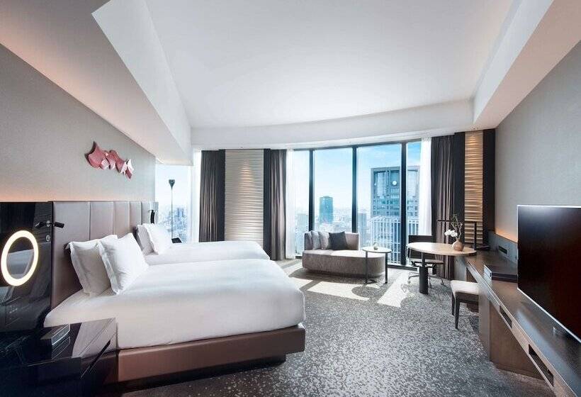 غرفة تنفيذية, Conrad Osaka