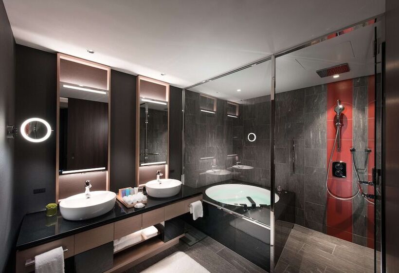 Номер Премиум, Conrad Osaka