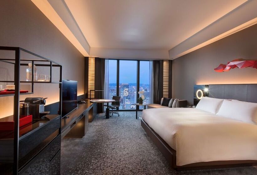 Номер Премиум, Conrad Osaka