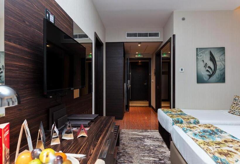 اتاق استاندارد سه نفره, M Hotel Makkah By Millennium