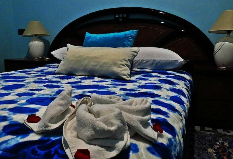 Номер Стандарт, Riad L'authentique