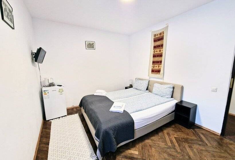 이코노미 룸, Main Square Apartments & More