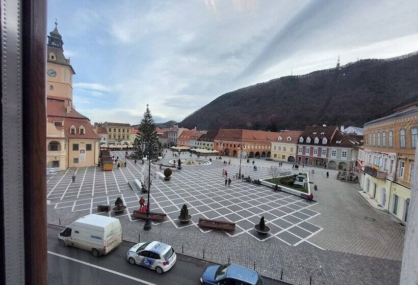 إستوديو قياسى, Main Square Apartments & More