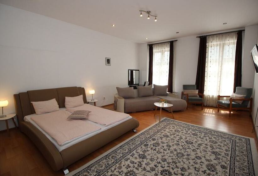 침실 1개 아파트, Main Square Apartments & More