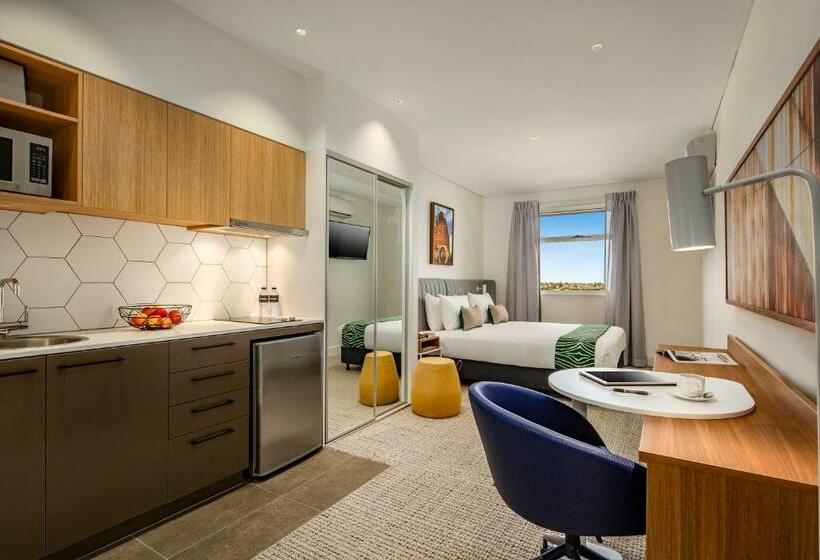 استودیوی استاندارد, Quest Port Adelaide