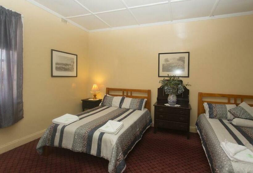 Семейный Номер Совместный Санузел, Southern Railway Hotel Goulburn