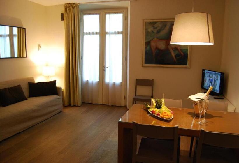 Apartamento 2 Quartos com Jardim, Ceccarini Suite