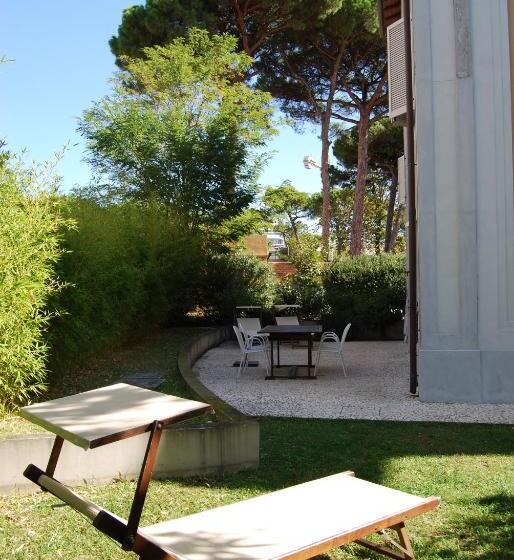 Apartamento 2 Quartos com Jardim, Ceccarini Suite