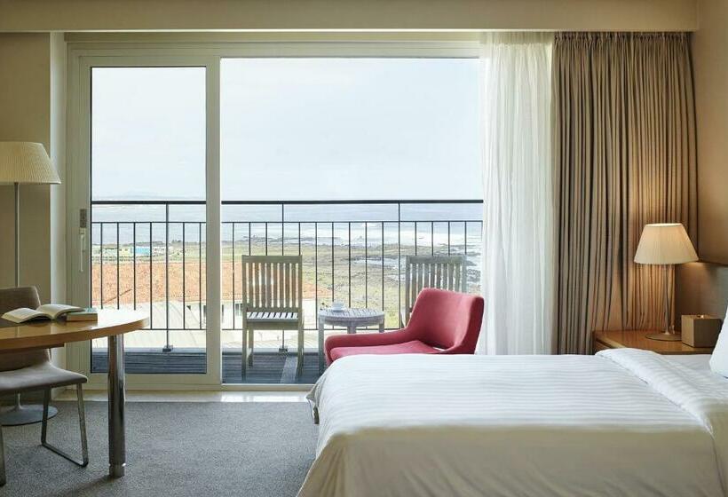 Номер Deluxe, Haevichi Hotel & Resort Jeju
