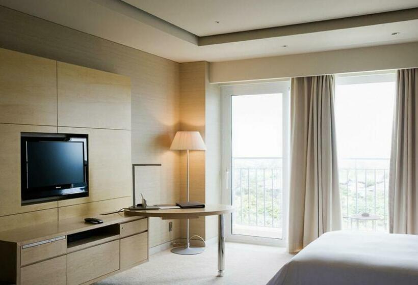 带大床的高级房间, Haevichi Hotel & Resort Jeju