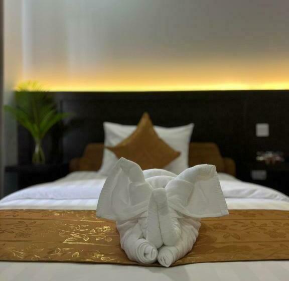 اتاق لوکس, The Moon Kampot Boutique