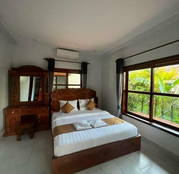 اتاق لوکس, The Moon Kampot Boutique