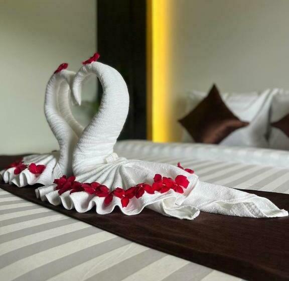 اتاق لوکس, The Moon Kampot Boutique