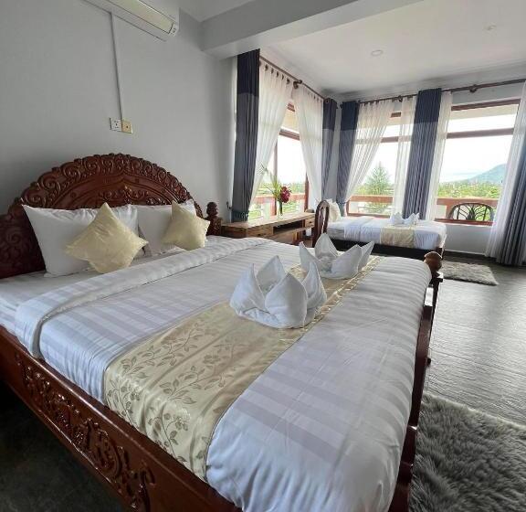 اتاق سوپریور با چشم‌انداز باغ, The Moon Kampot Boutique