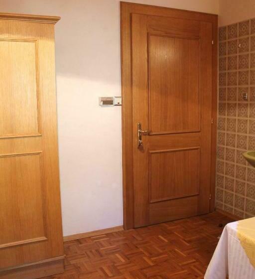 חדר סטנדרד יחיד חדר אמבטיה משותף, Gästehaus Moser