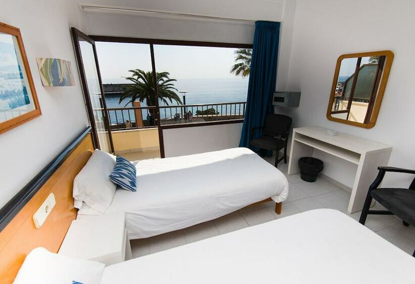 Номер Стандарт Вид на Море, Hostal Port Corona