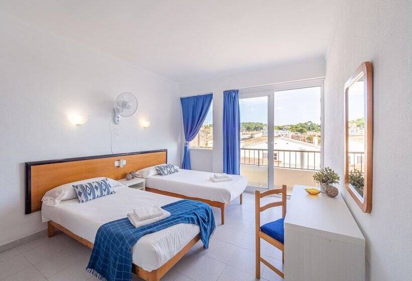 Номер Стандарт Боковой Вид на Море, Hostal Port Corona