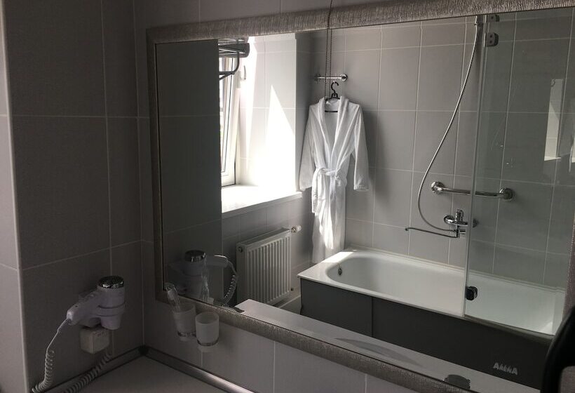 Suite, Arena