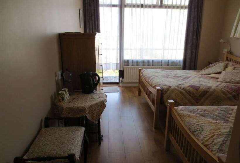 스탠다드 트리플 룸, The Stone House B&b