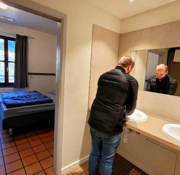 Номер Стандарт, Auberge De Jeunesse De Bouillon