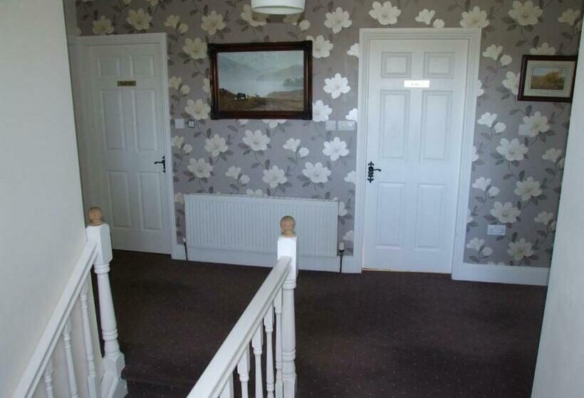 디럭스 패밀리 룸, The Curragh Country House Accommodation