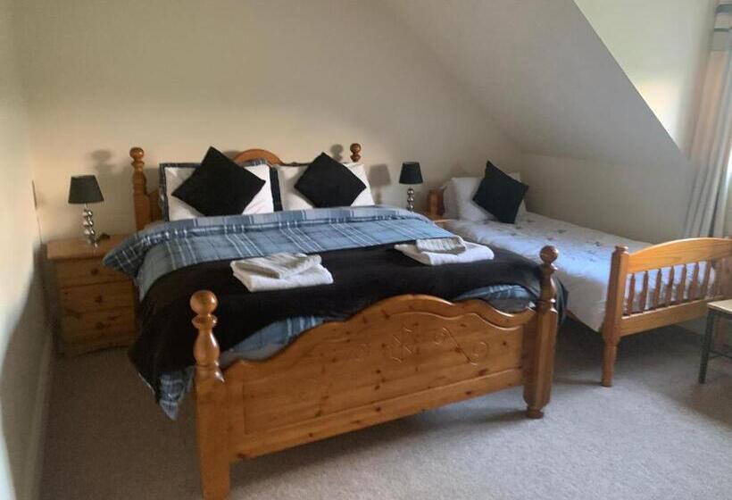 스탠다드 룸 공동 욕실, The Curragh Country House Accommodation