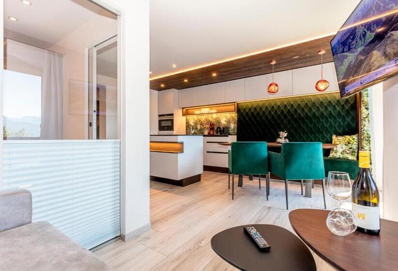 Apartamento 1 Dormitório com Sacada, Hettlerhof