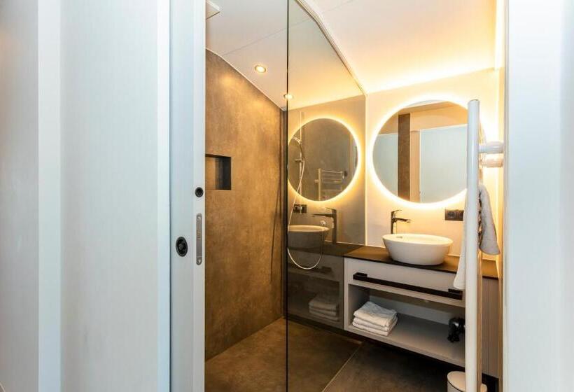 Apartamento 1 Dormitório com Sacada, Hettlerhof