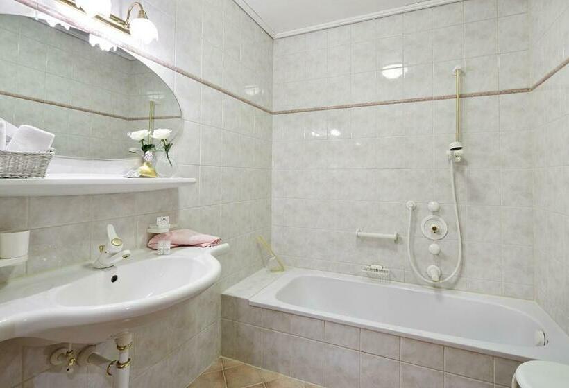 اتاق لوکس یک تخته, Villa Angela