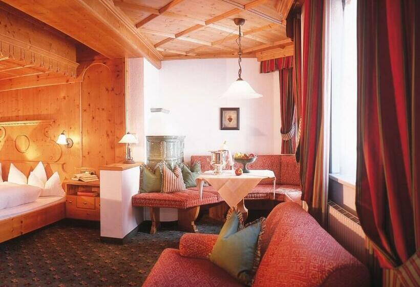 اتاق لوکس با بالکن, Villa Angela