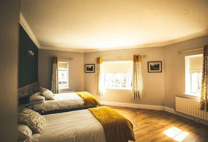 标准间, Kerrigan's B&b