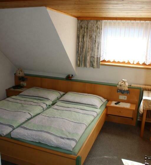 Quarto Familiar, Haus Dorfer
