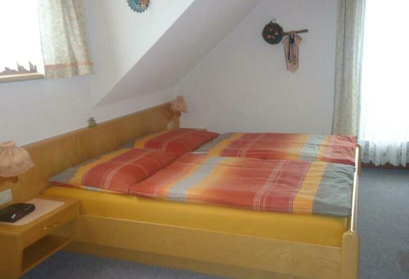 Familjerum, Haus Dorfer