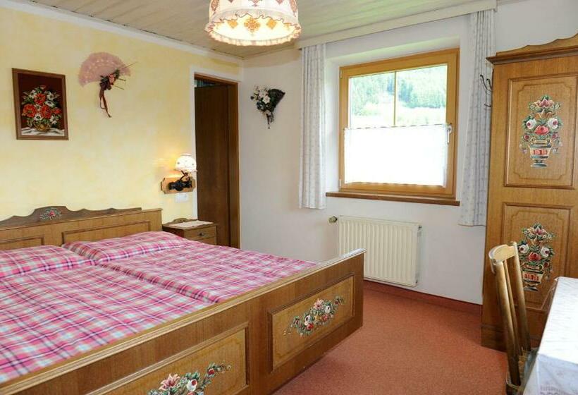 Quarto Estandar com Terraço, Haus Dorfer