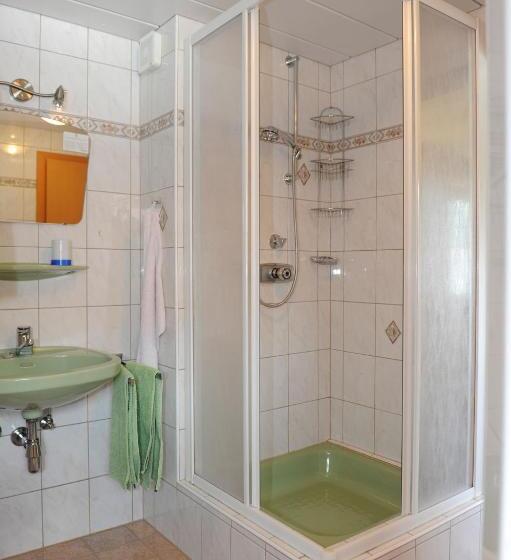 Familjerum, Haus Dorfer