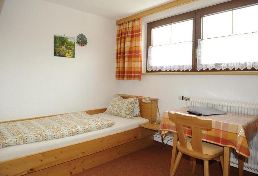 Standard Enkelrum, Haus Dorfer