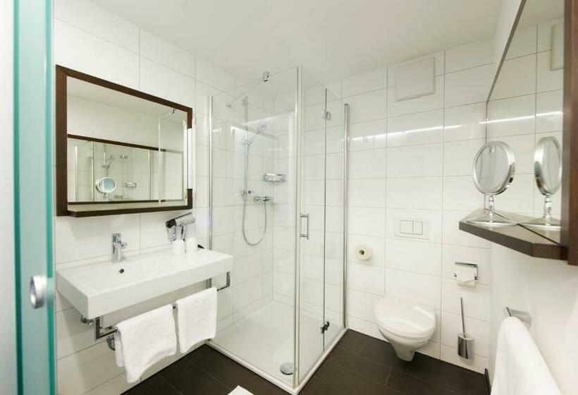 سوئیت با بالکن, Garni Tannleger B&b