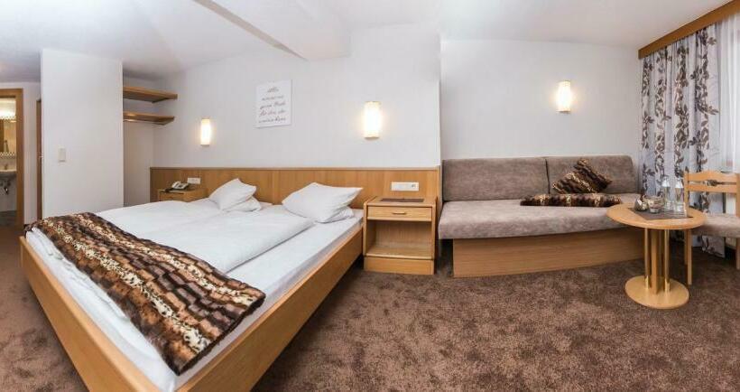 اتاق استاندارد سه تخته با بالکن, Idhof