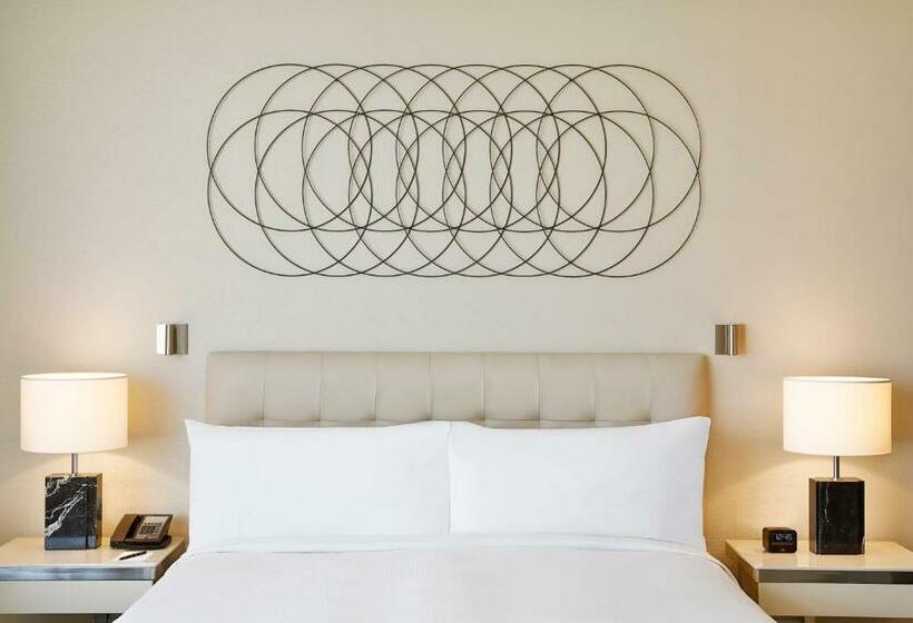 سوییت جونیور, Hilton Tangier City Center