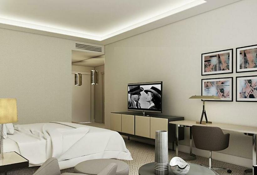 اتاق استاندارد با تخت بزرگ, Hilton Tangier City Center