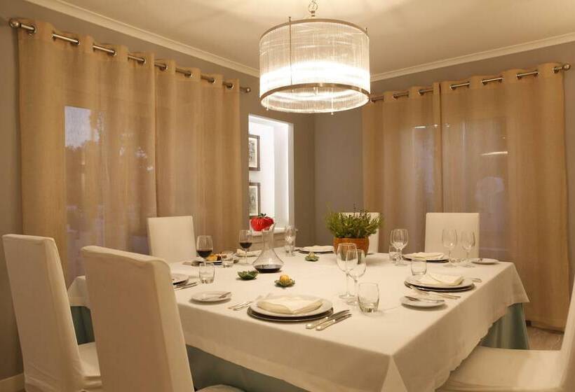 Вилла 3 Спальни, Casa Palmela   Small Luxury Hotels Of The World, Hotel & Villas