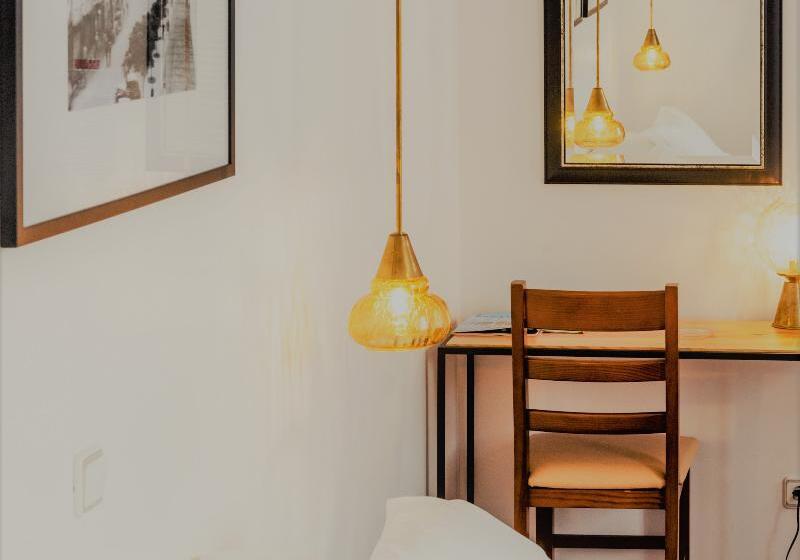 اتاق استاندارد یک نفره, Comercial Azores Boutique