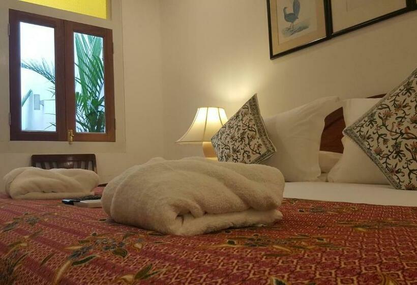 Chambre Supérieure, Heeren Straits