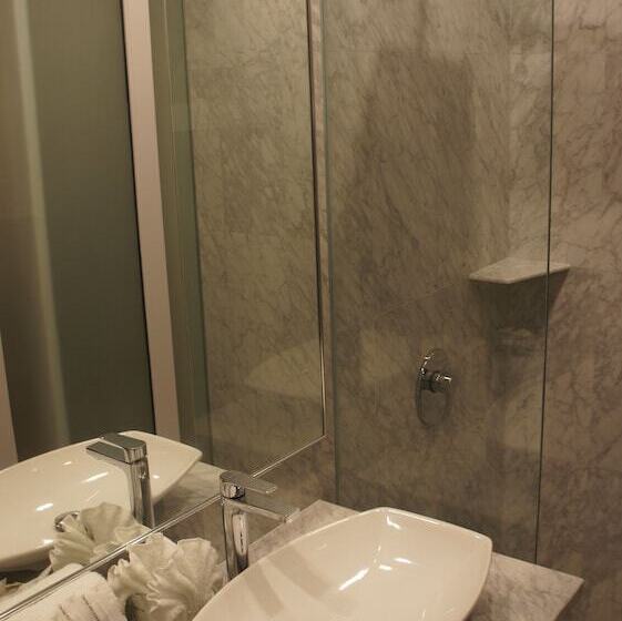 Chambre Deluxe, Heeren Straits