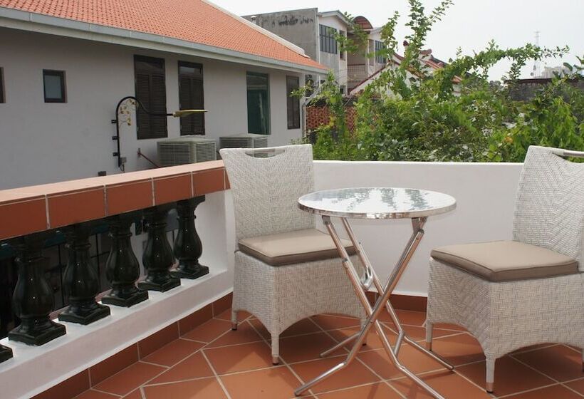 Deluxe-huone, Heeren Straits