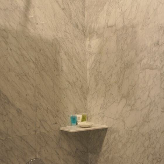 Chambre Supérieure, Heeren Straits