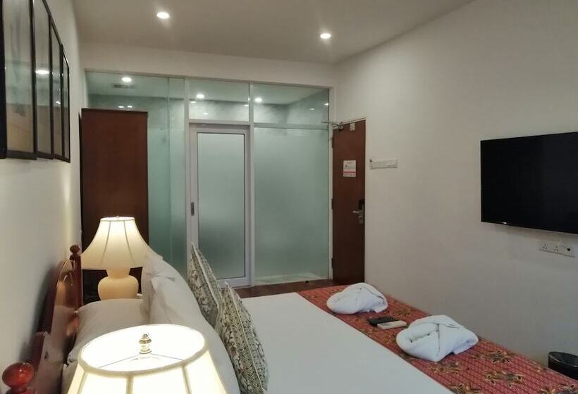 Superior-huone, Heeren Straits