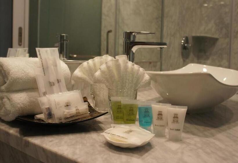 Chambre Supérieure, Heeren Straits