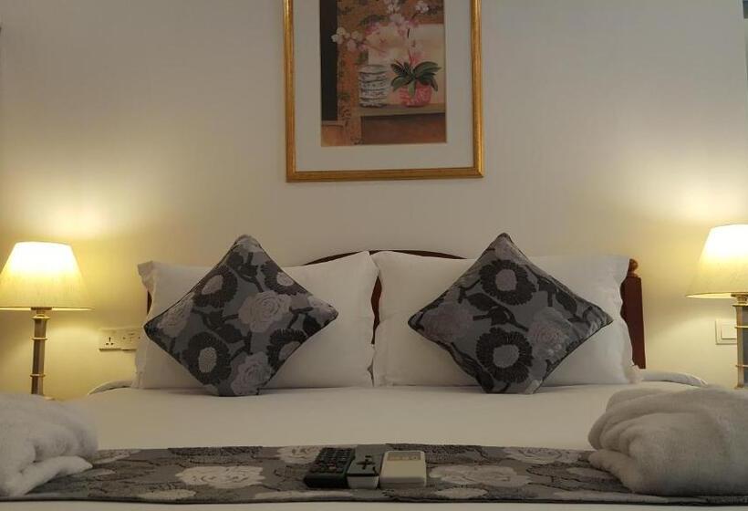 Deluxe-huone, Heeren Straits