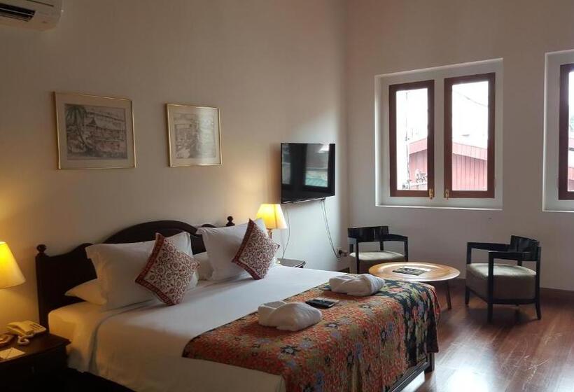 Suite, Heeren Straits